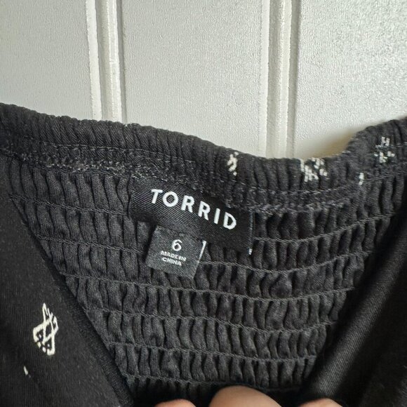 Torrid Black Tie Front Culotte Stretch Challis Jumpsuit Size 6X N2 - Picture 8 of 8